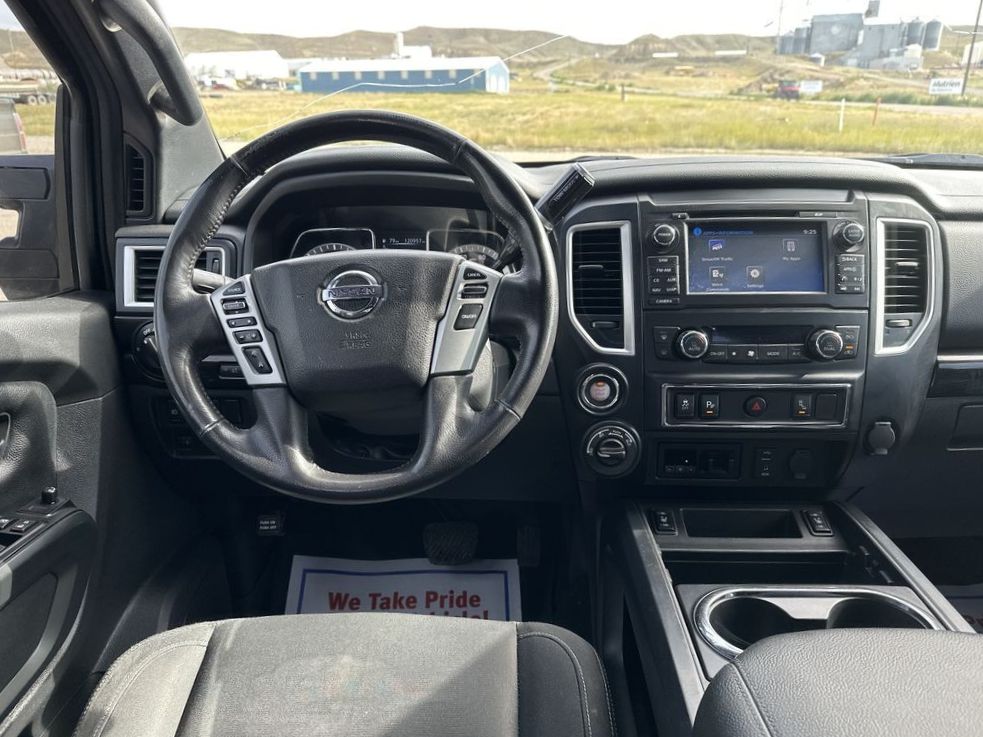 2018 Nissan Titan SV photo 10
