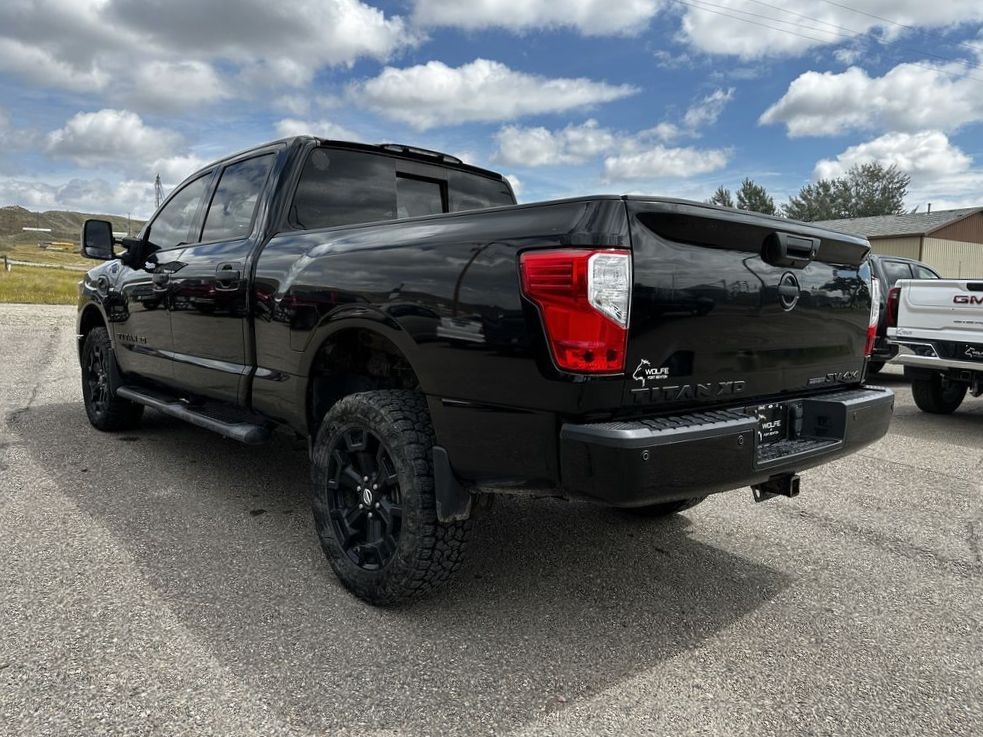 2018 Nissan Titan SV photo 12