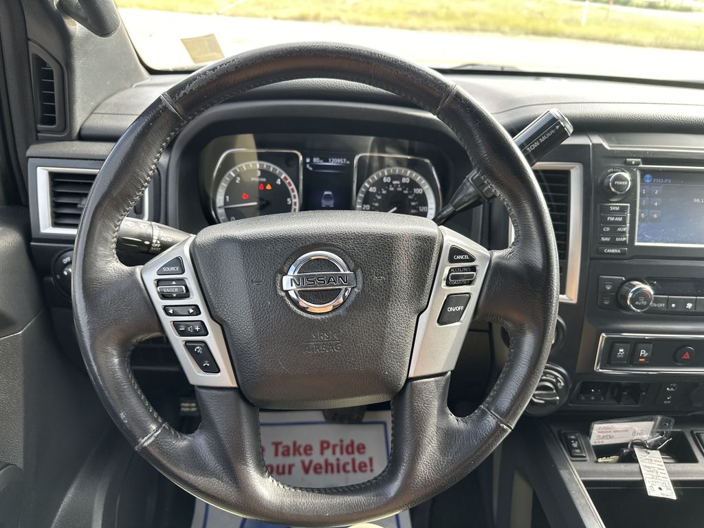 2018 Nissan Titan SV photo 5