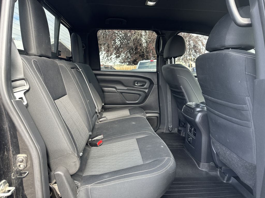 2018 Nissan Titan SV photo 16