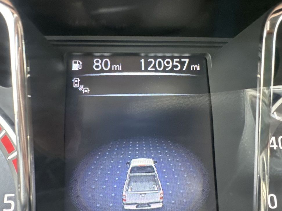2018 Nissan Titan SV photo 6