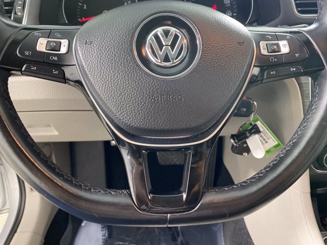 Pre-Owned 2016 Volkswagen Passat