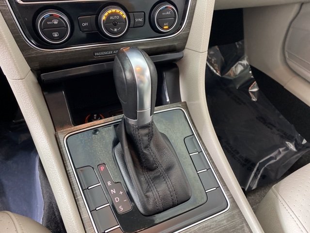 Pre-Owned 2016 Volkswagen Passat