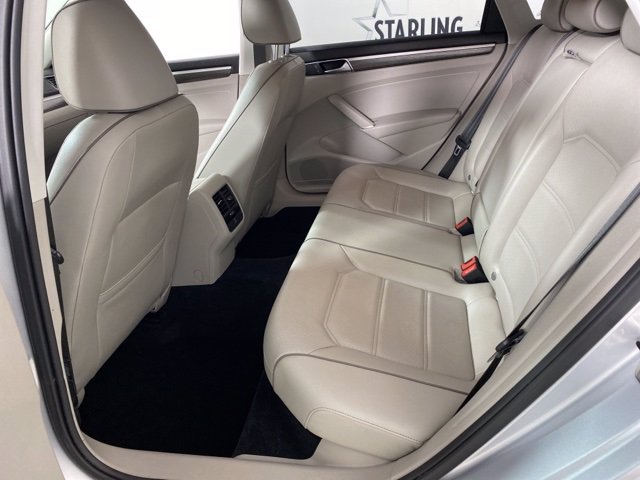 Pre-Owned 2016 Volkswagen Passat