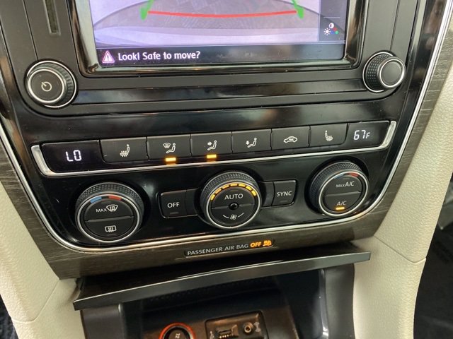 Pre-Owned 2016 Volkswagen Passat