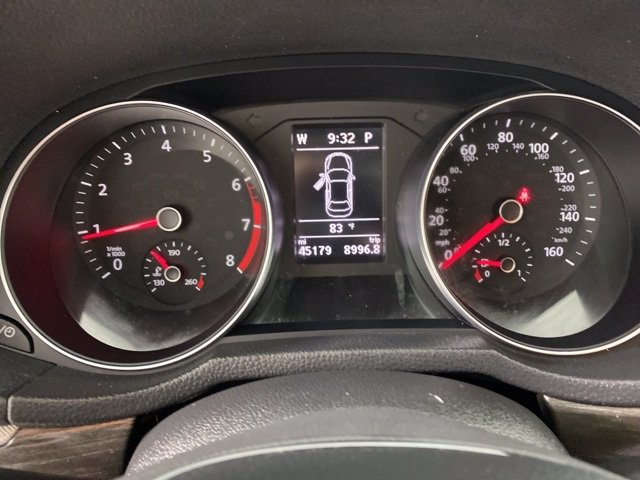 Pre-Owned 2016 Volkswagen Passat