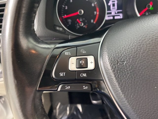 Pre-Owned 2016 Volkswagen Passat