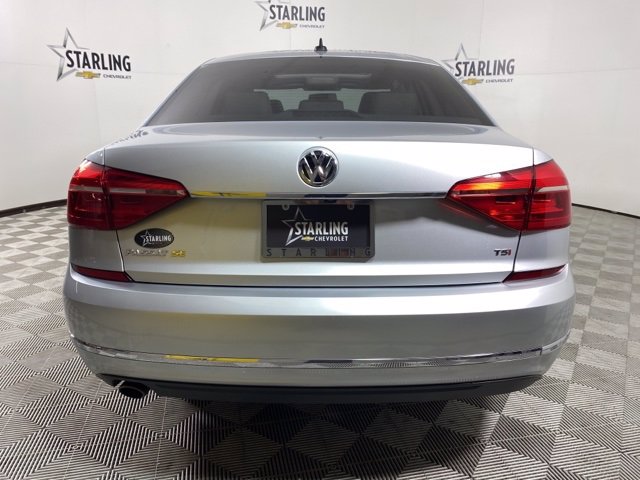 Pre-Owned 2016 Volkswagen Passat