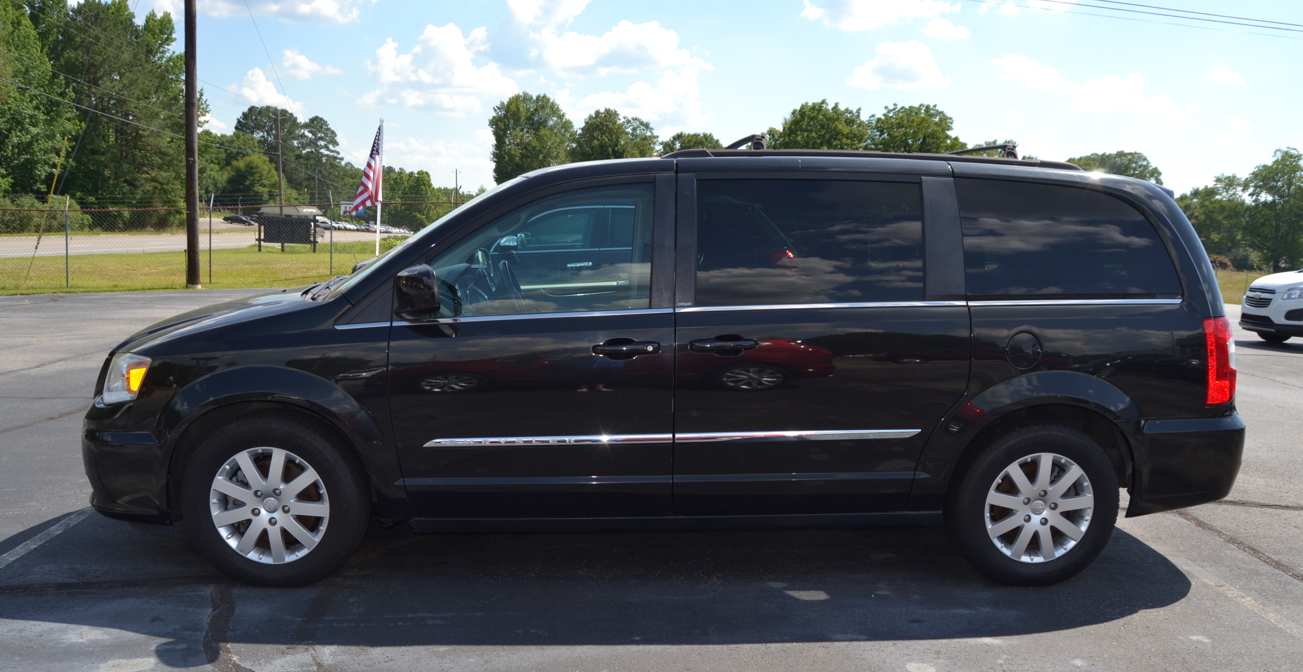PreOwned 2014 Chrysler Town & Country Sports Van