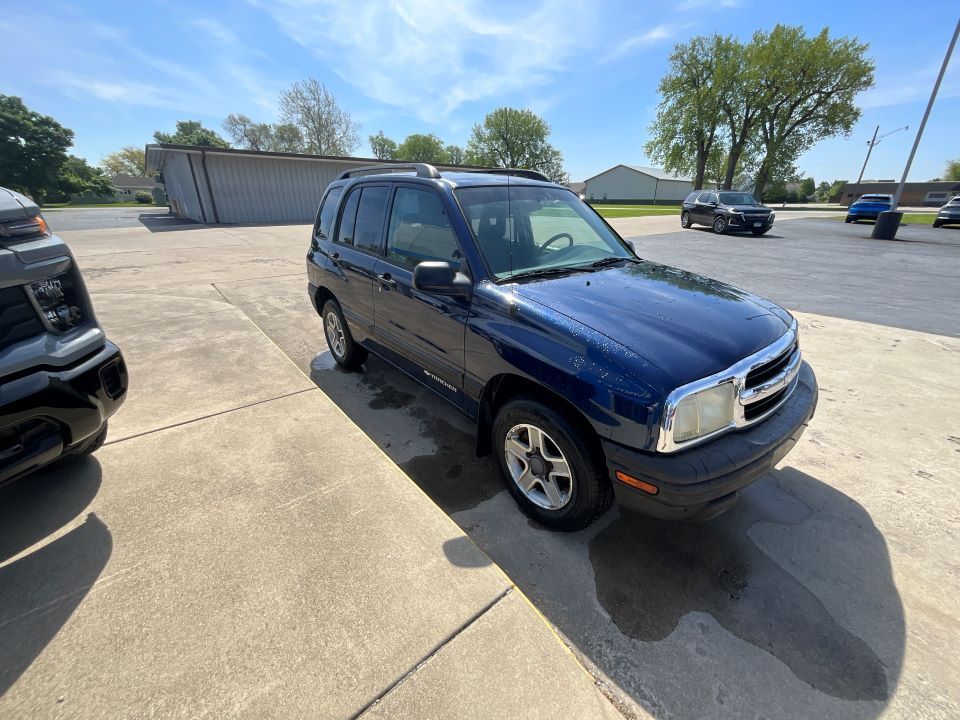 Used 2003 Chevrolet Tracker Base with VIN 2CNBE13C936929035 for sale in Fairbury, IL