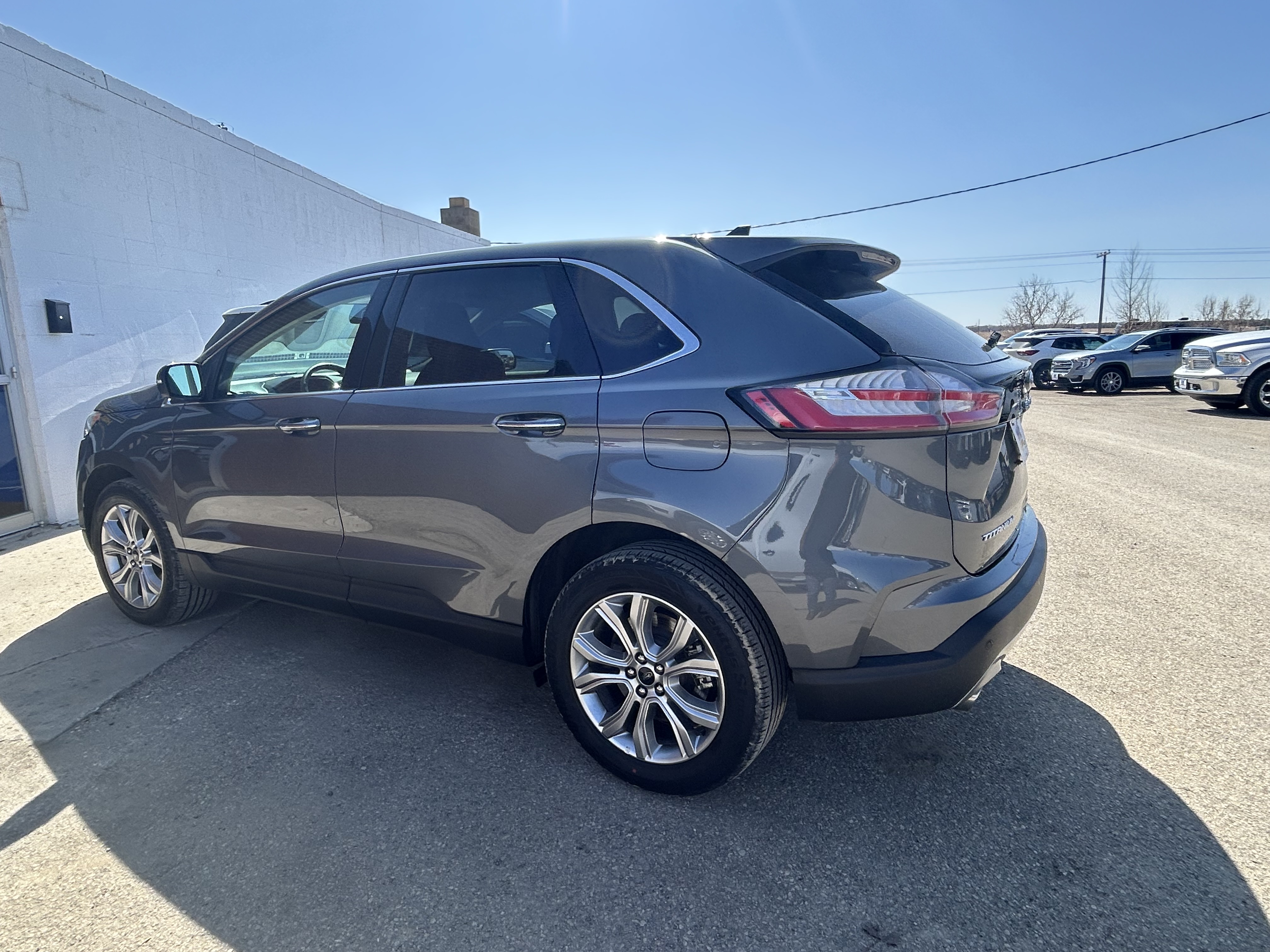 2024 Ford Edge Titanium's photo