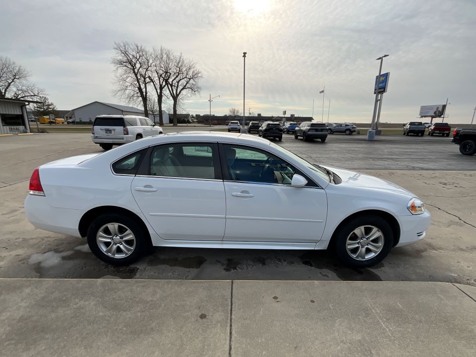 Used 2014 Chevrolet Impala 1FL with VIN 2G1WA5E35E1152674 for sale in Fairbury, IL