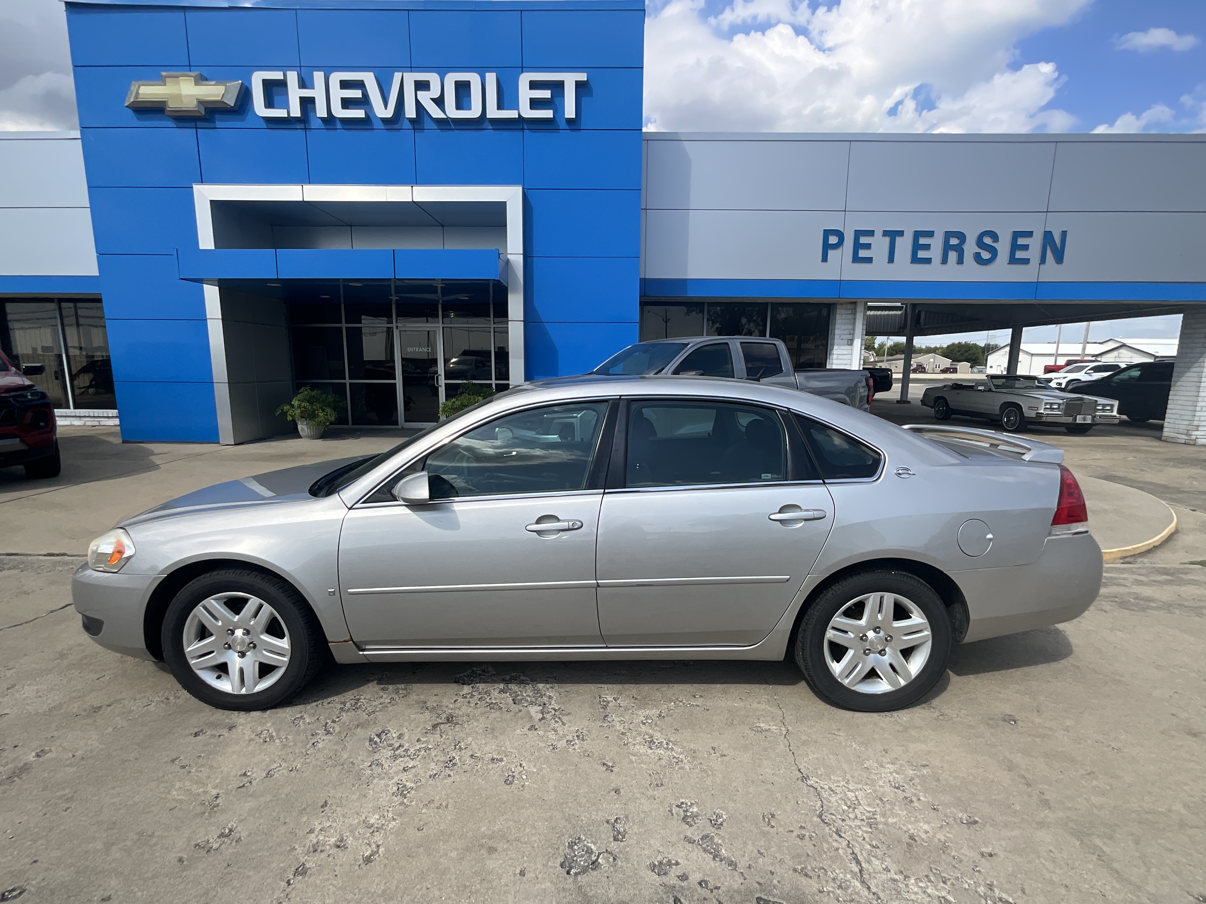 Used 2006 Chevrolet Impala LTZ with VIN 2G1WU581669264176 for sale in Fairbury, IL