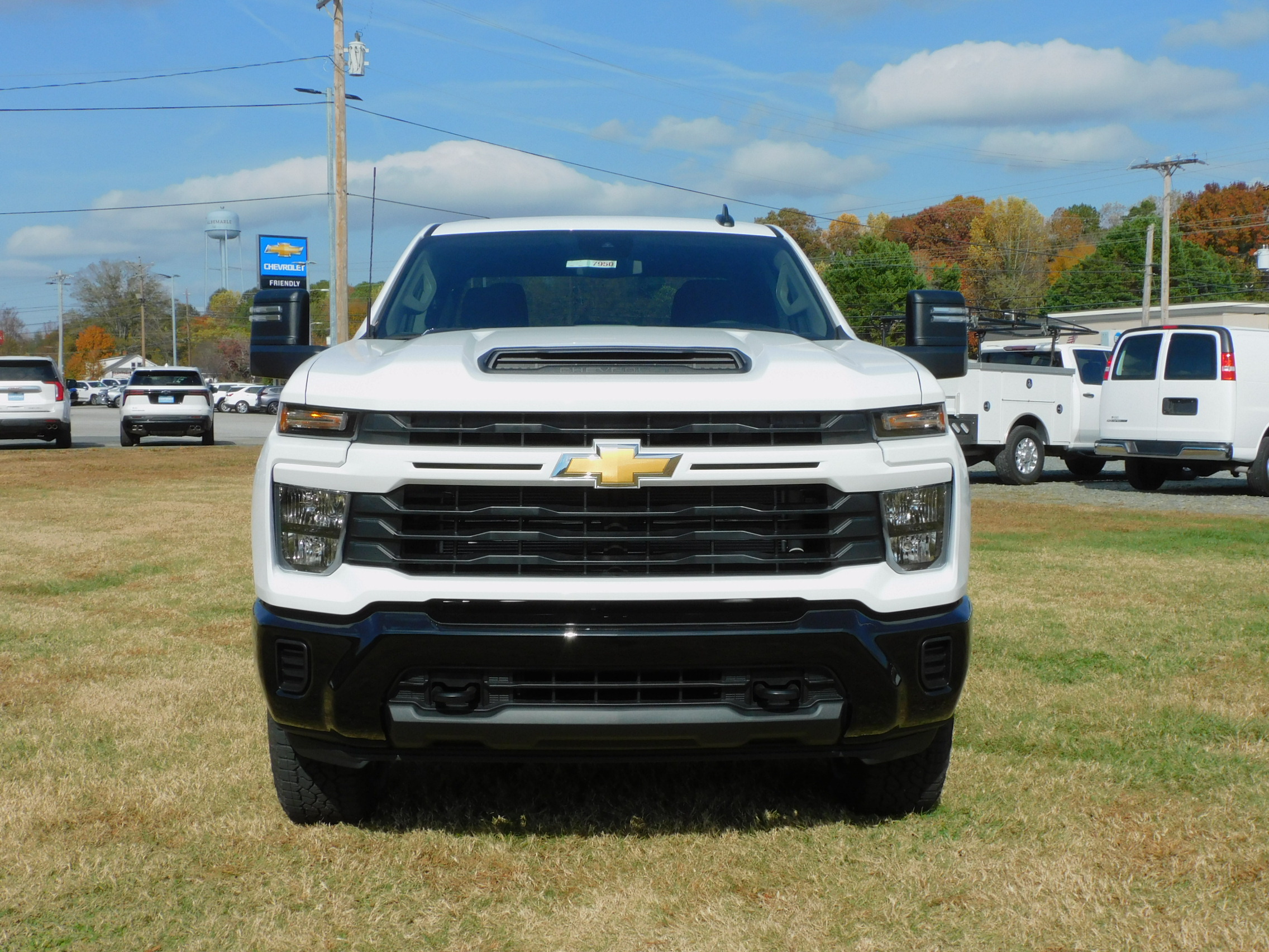 2026 Chevrolet Silverado 2500HD Custom photo 4