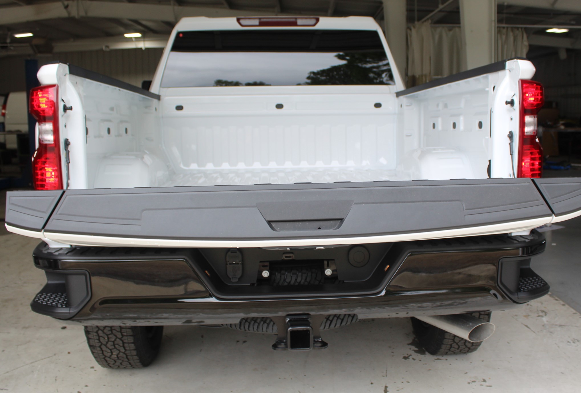 2026 Chevrolet Silverado 2500HD Custom photo 4