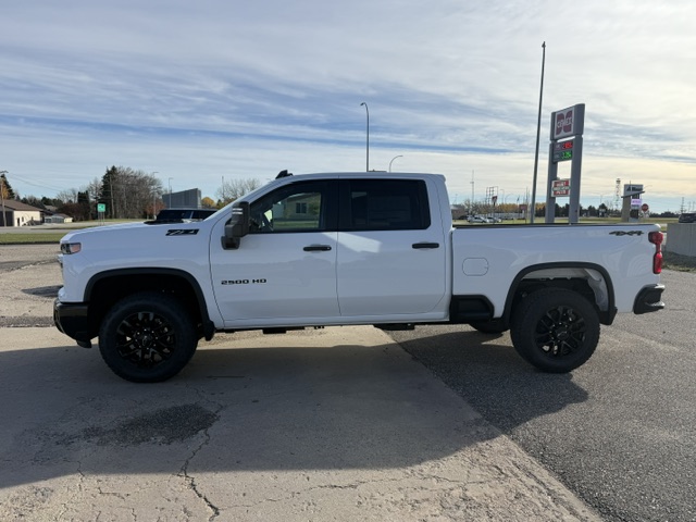 2026 Chevrolet Silverado 2500HD Custom photo 3