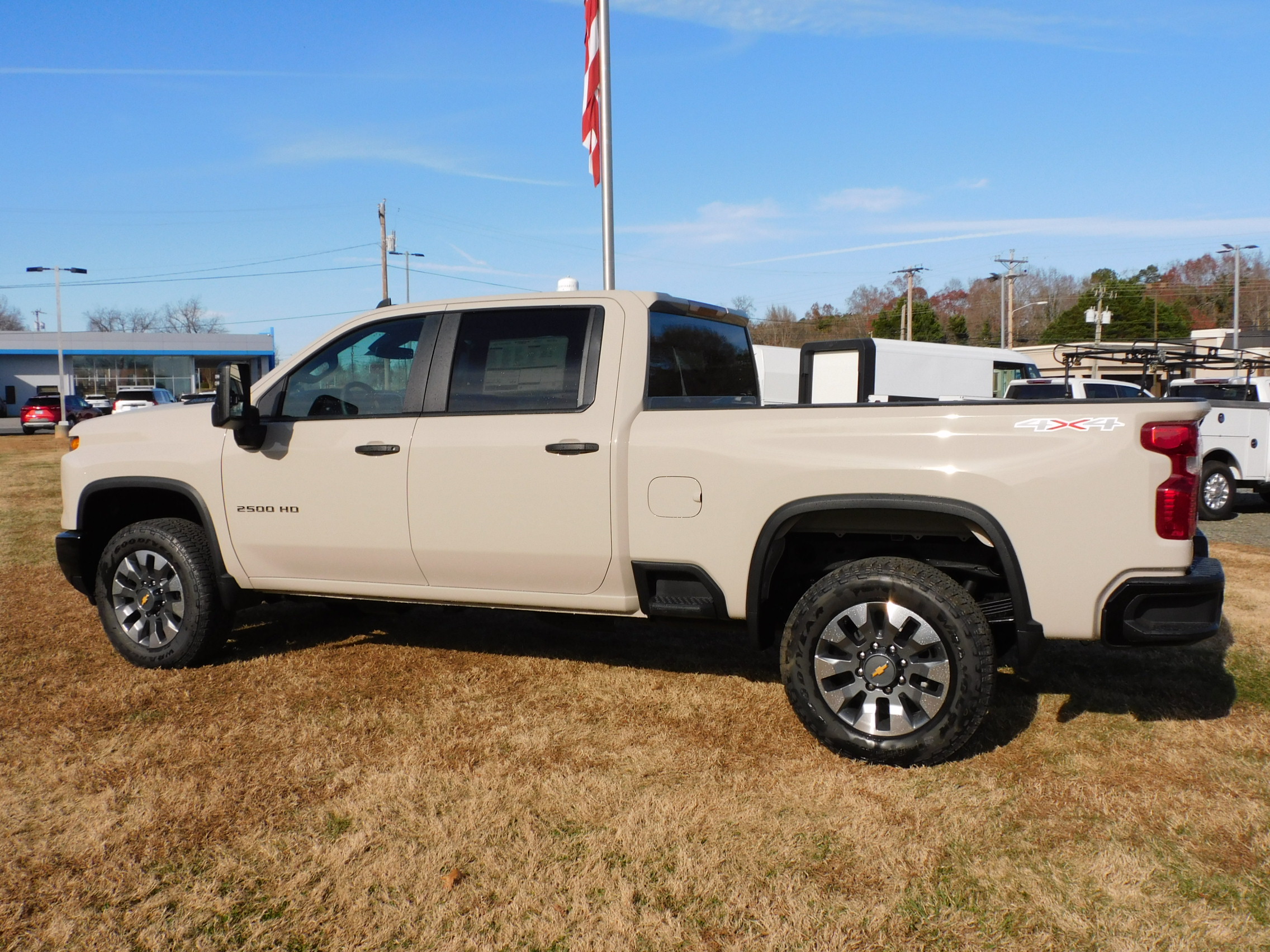 2026 Chevrolet Silverado 2500HD Custom photo 3