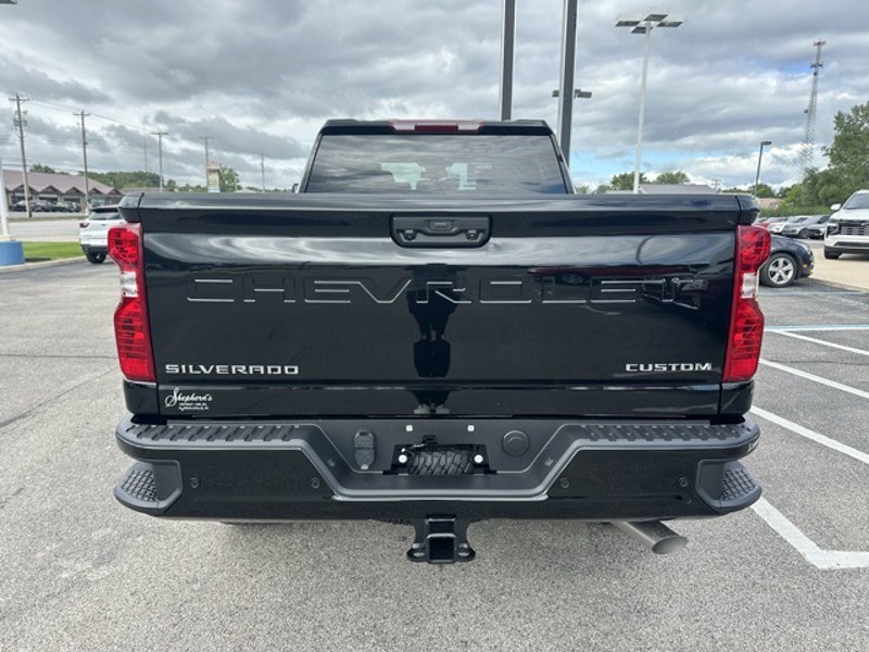 2026 Chevrolet Silverado 2500HD Custom photo 6