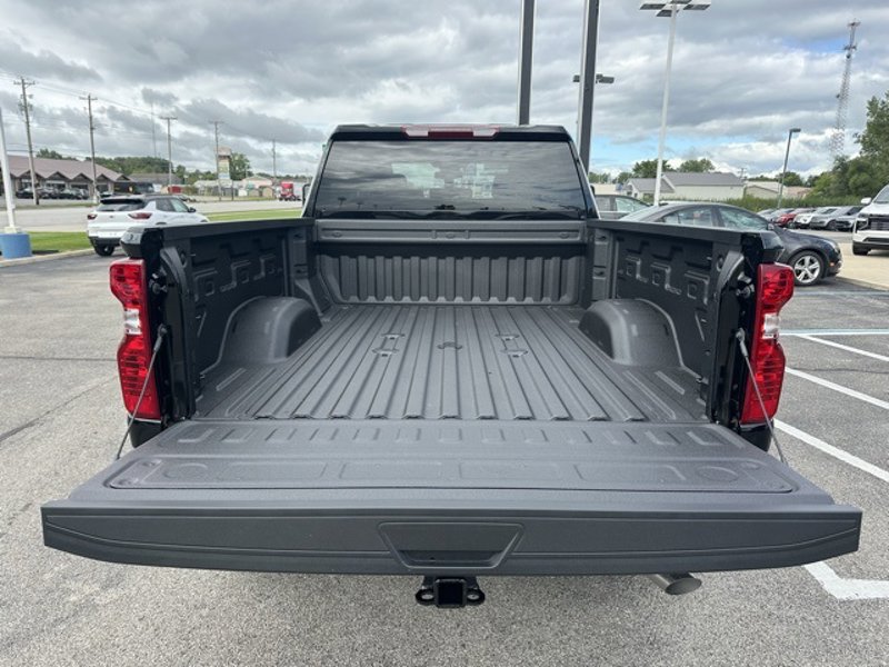 2026 Chevrolet Silverado 2500HD Custom photo 5