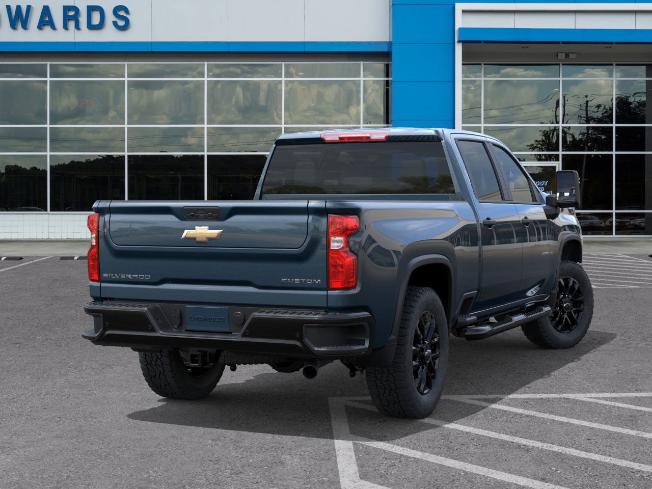 2025 Chevrolet Silverado 2500HD Custom photo 4