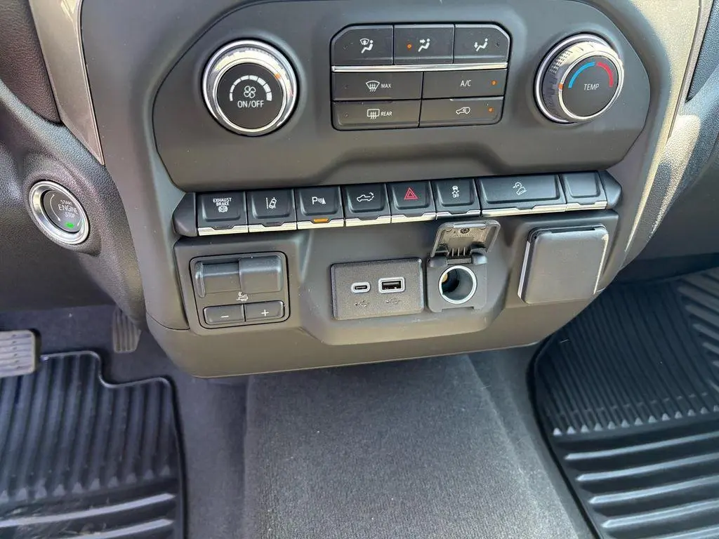 2026 Chevrolet Silverado 2500HD Custom photo 7