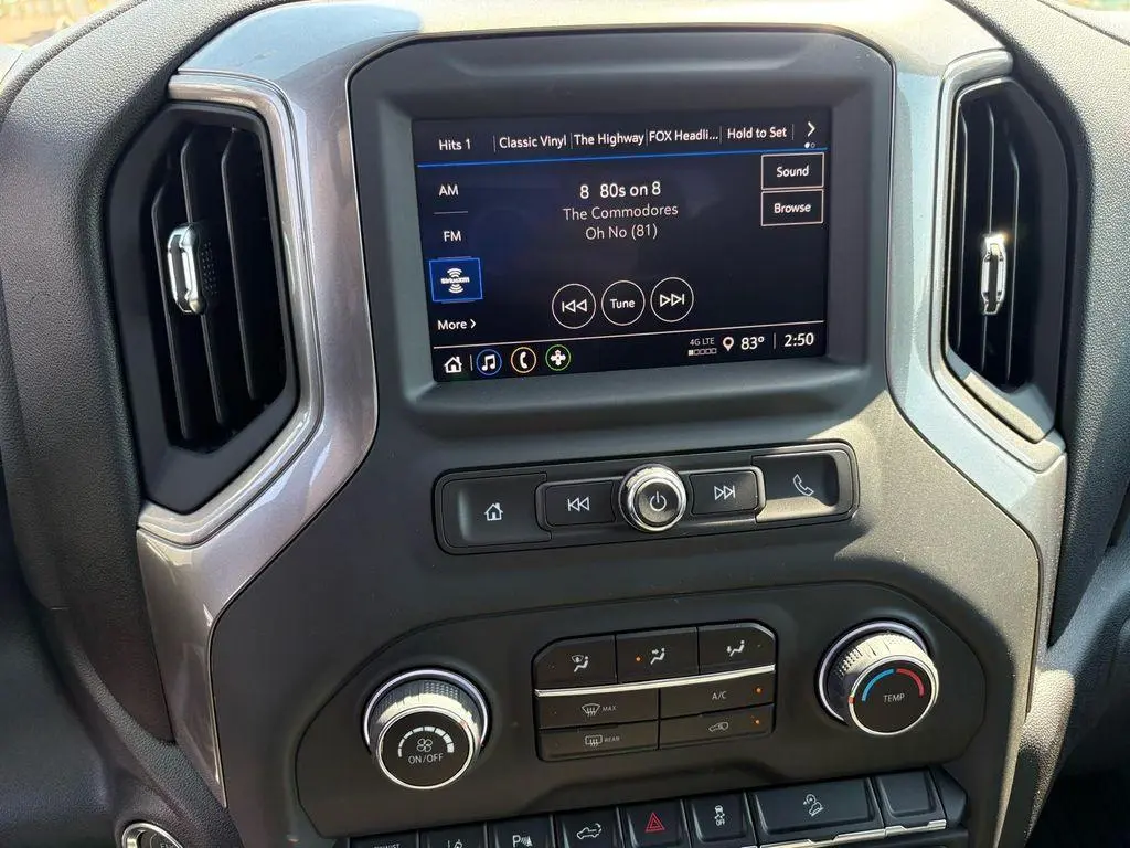 2026 Chevrolet Silverado 2500HD Custom photo 12