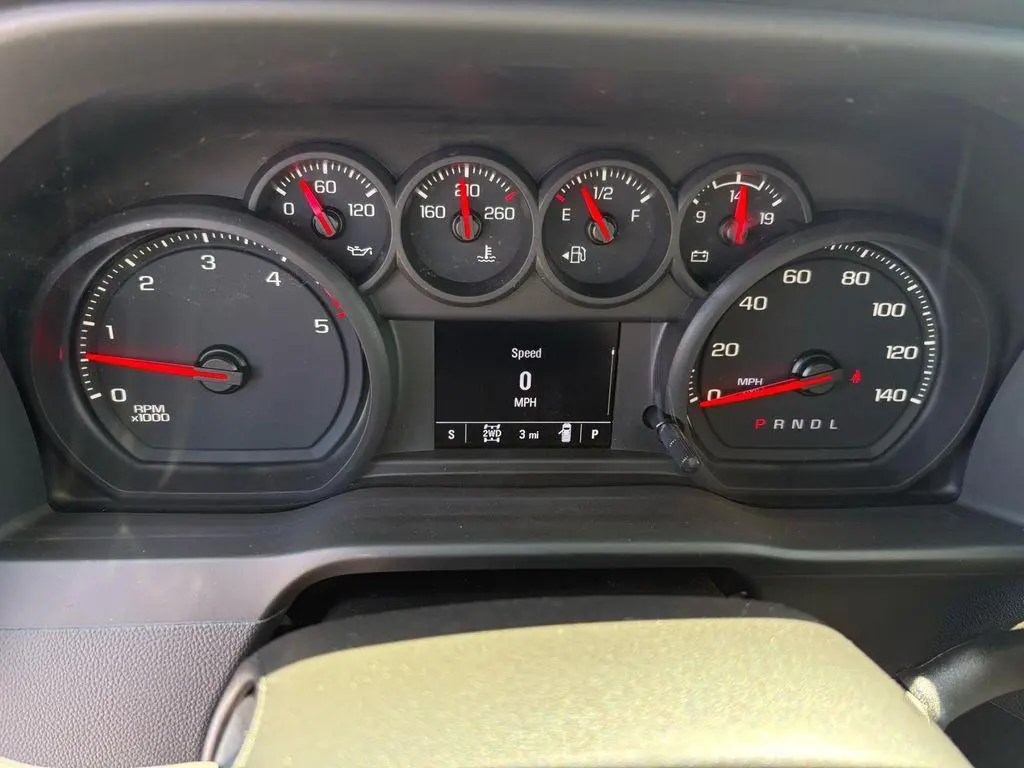 2026 Chevrolet Silverado 2500HD Custom photo 10