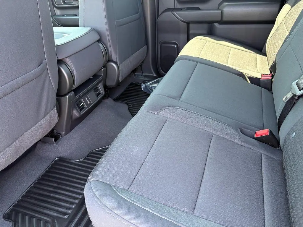 2026 Chevrolet Silverado 2500HD Custom photo 16
