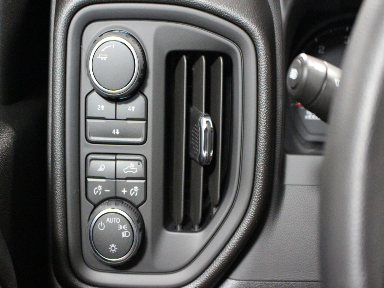 2026 Chevrolet Silverado 2500 HD Custom - Photo 17
