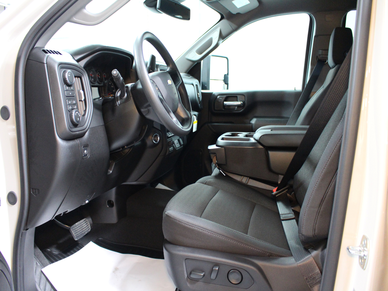 2026 Chevrolet Silverado 2500 HD Custom - Photo 15