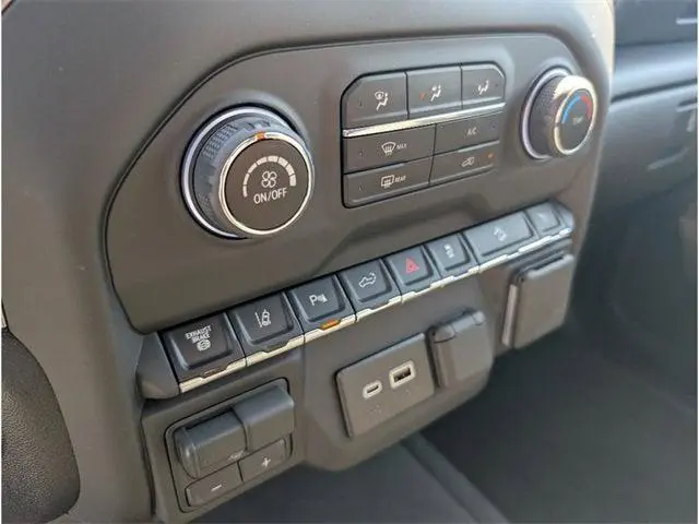2026 Chevrolet Silverado 2500HD Custom photo 14