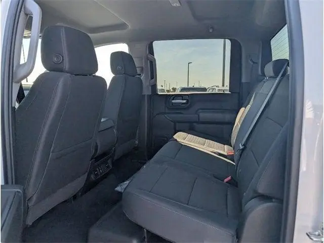 2026 Chevrolet Silverado 2500HD Custom photo 9