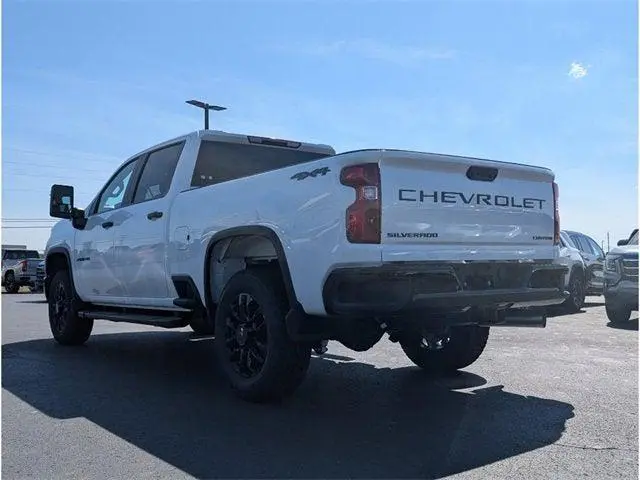 2026 Chevrolet Silverado 2500HD Custom photo 6