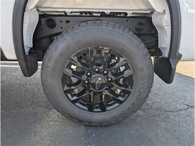 2026 Chevrolet Silverado 2500HD Custom photo 18