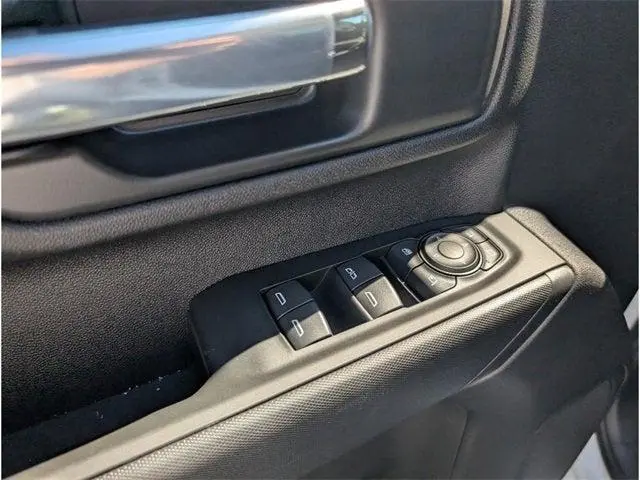 2026 Chevrolet Silverado 2500HD Custom photo 12