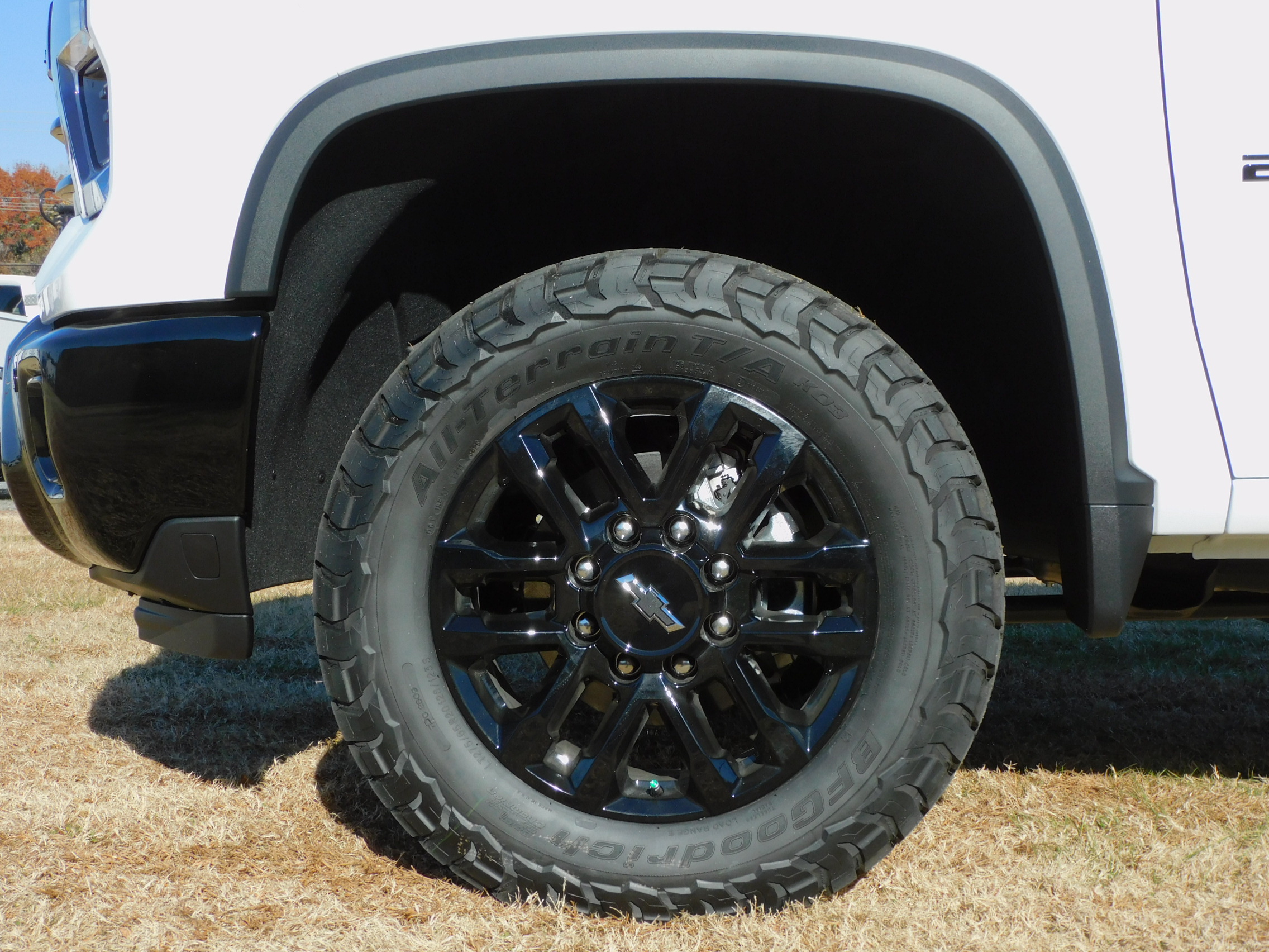 2026 Chevrolet Silverado 2500HD LT photo 2