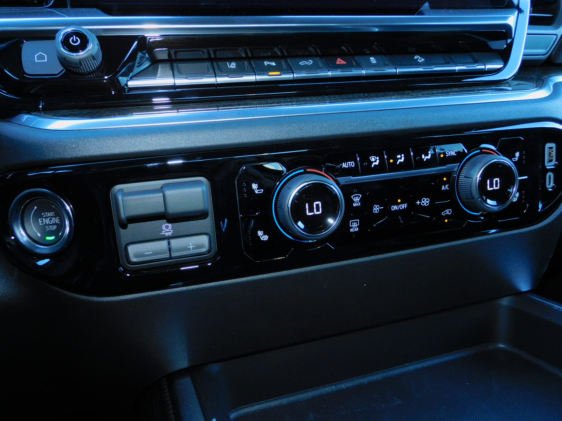 2026 Chevrolet Silverado 2500HD LT photo 3