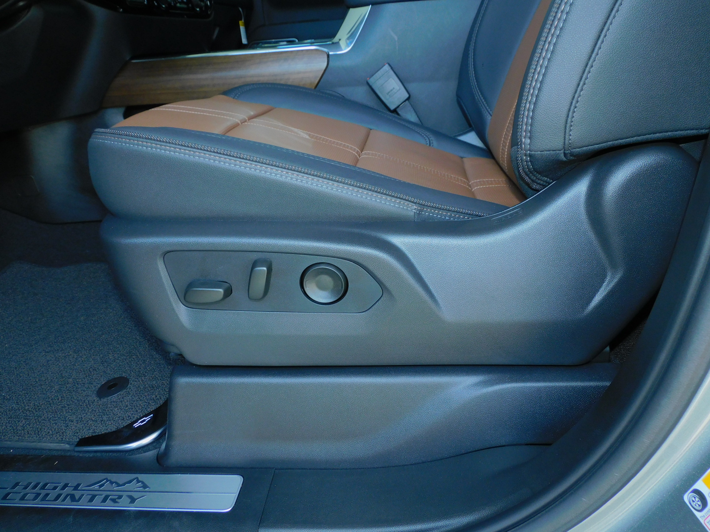 New 2026 Sterling Gray Metallic Chevrolet High Country image 21