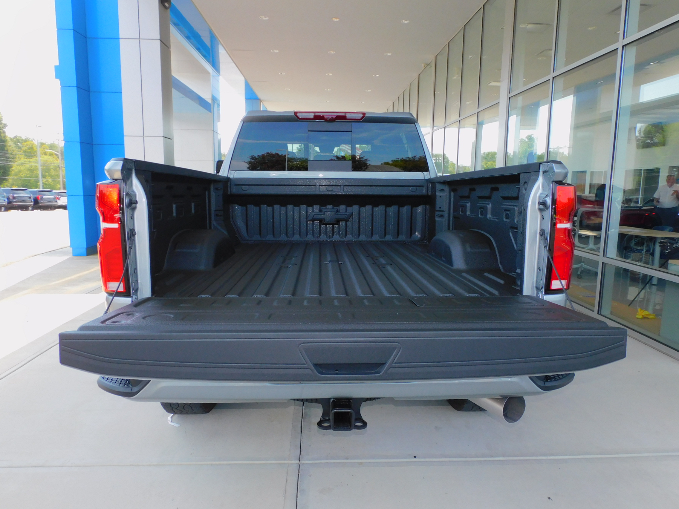 New 2026 Sterling Gray Metallic Chevrolet High Country image 15
