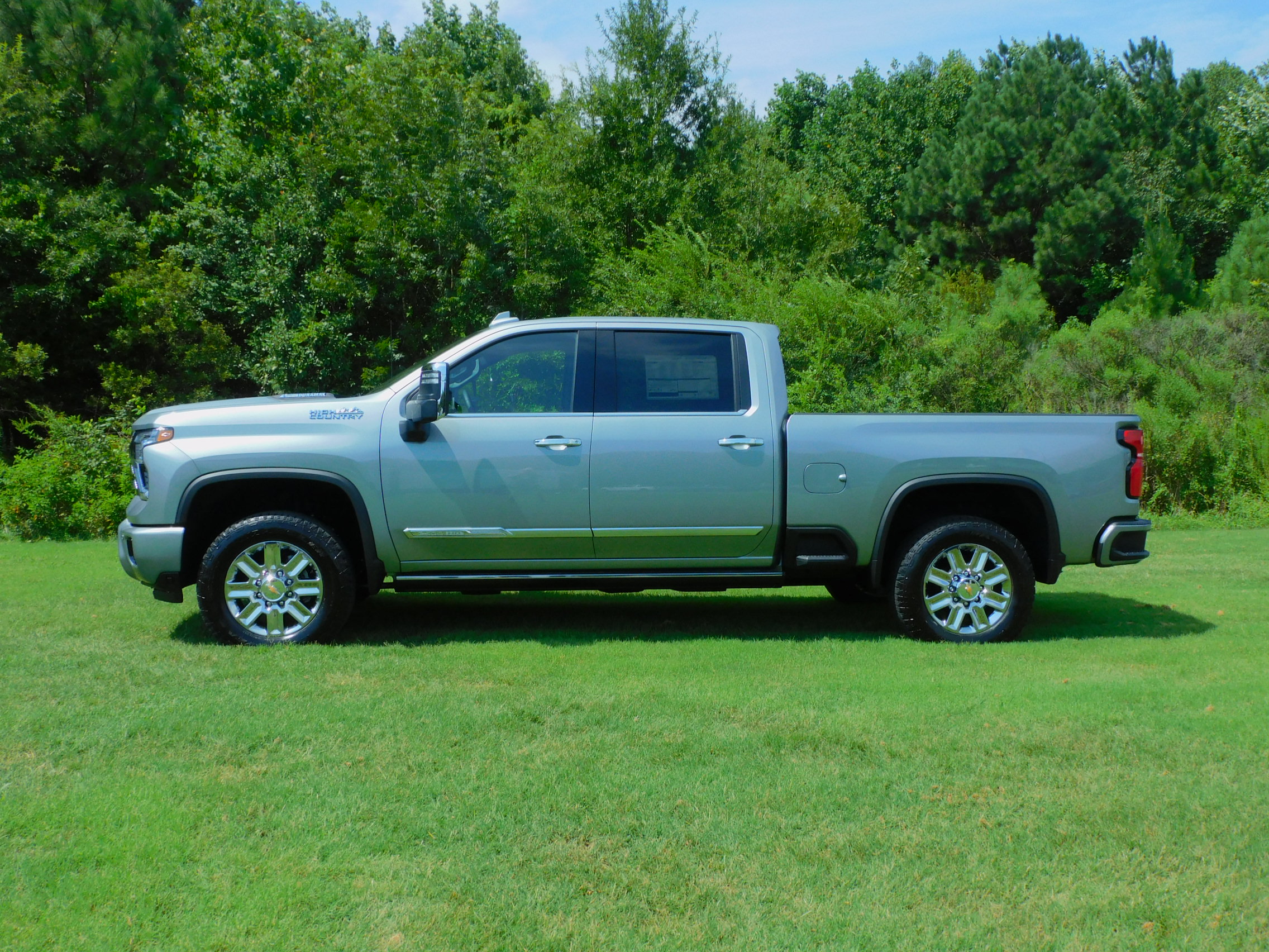 New 2026 Sterling Gray Metallic Chevrolet High Country image 9