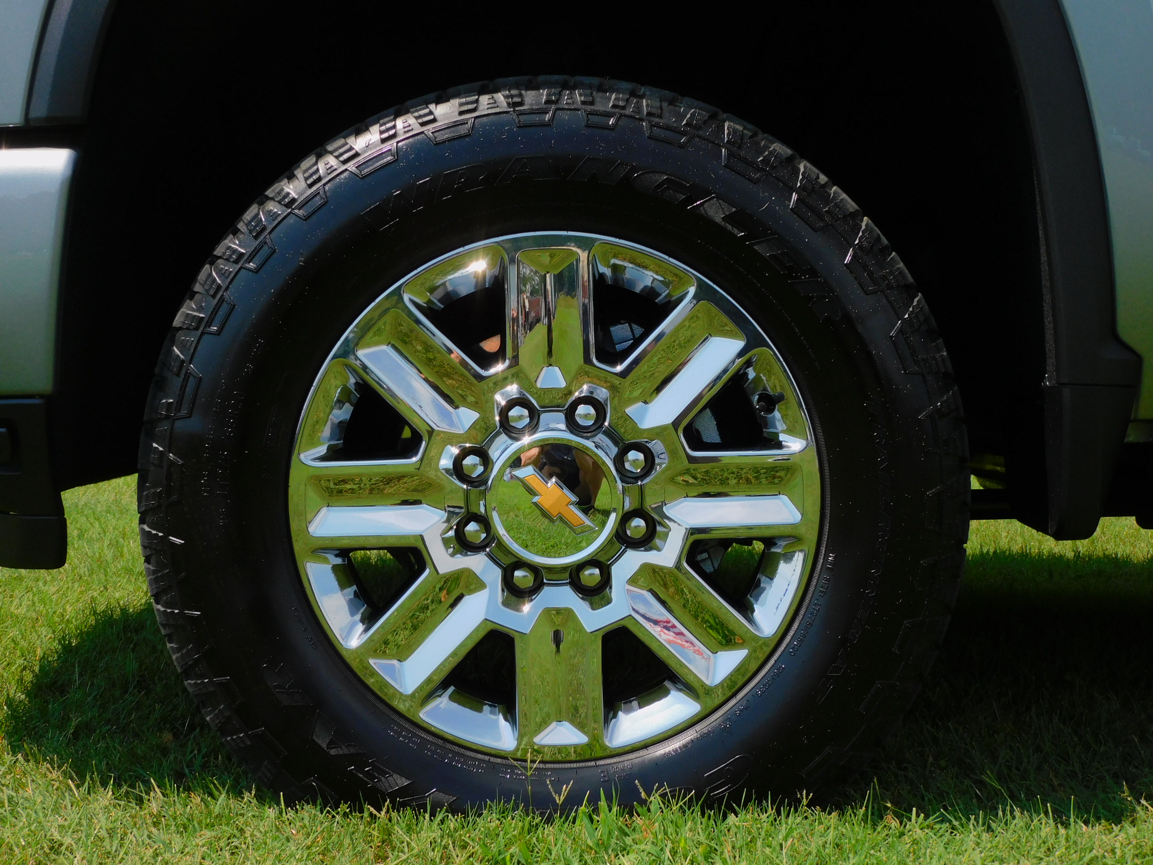 New 2026 Sterling Gray Metallic Chevrolet High Country image 10