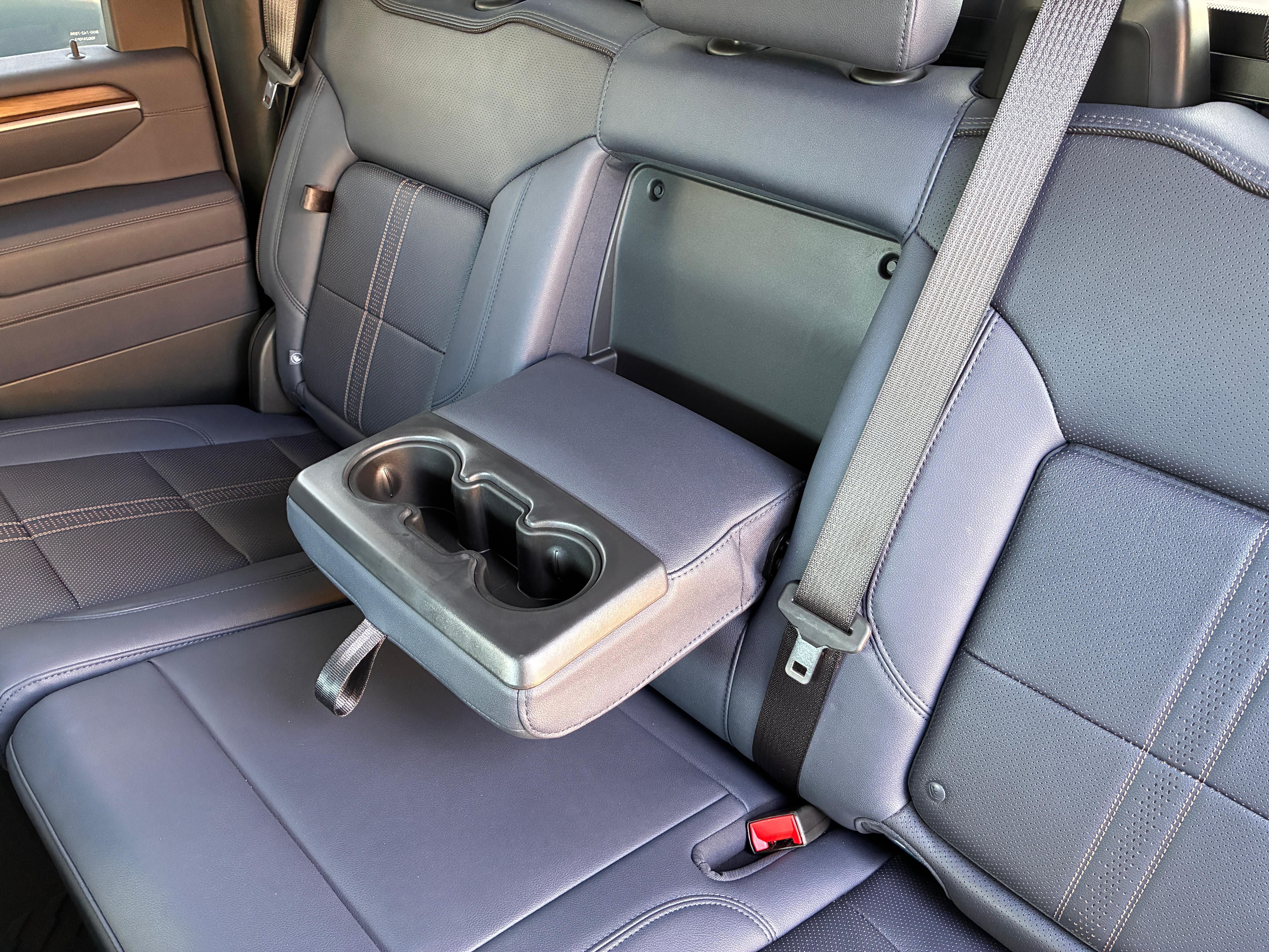 2025 Chevrolet Silverado 2500 HD High Country - Photo 37