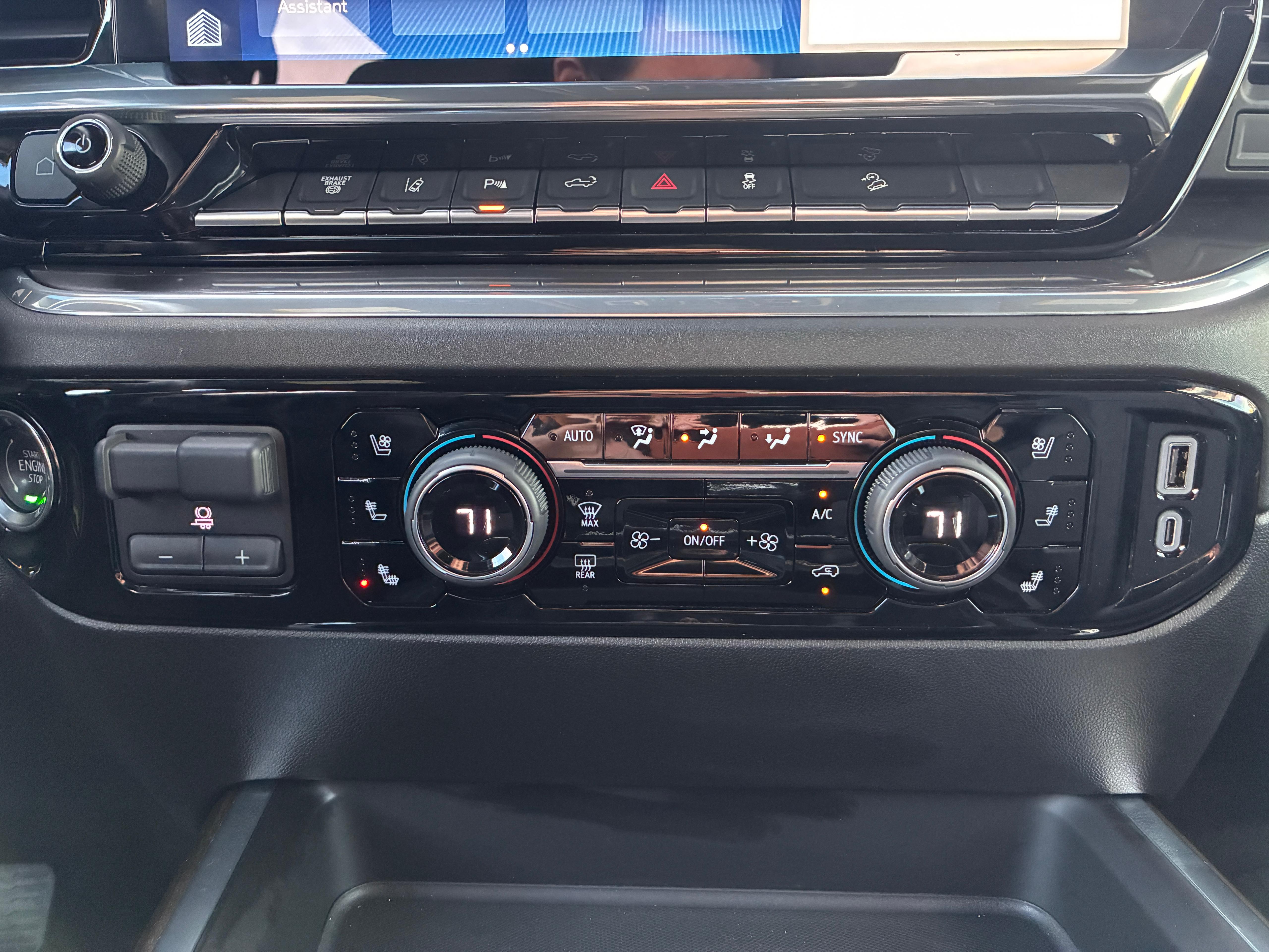 2025 Chevrolet Silverado 2500 HD High Country - Photo 27