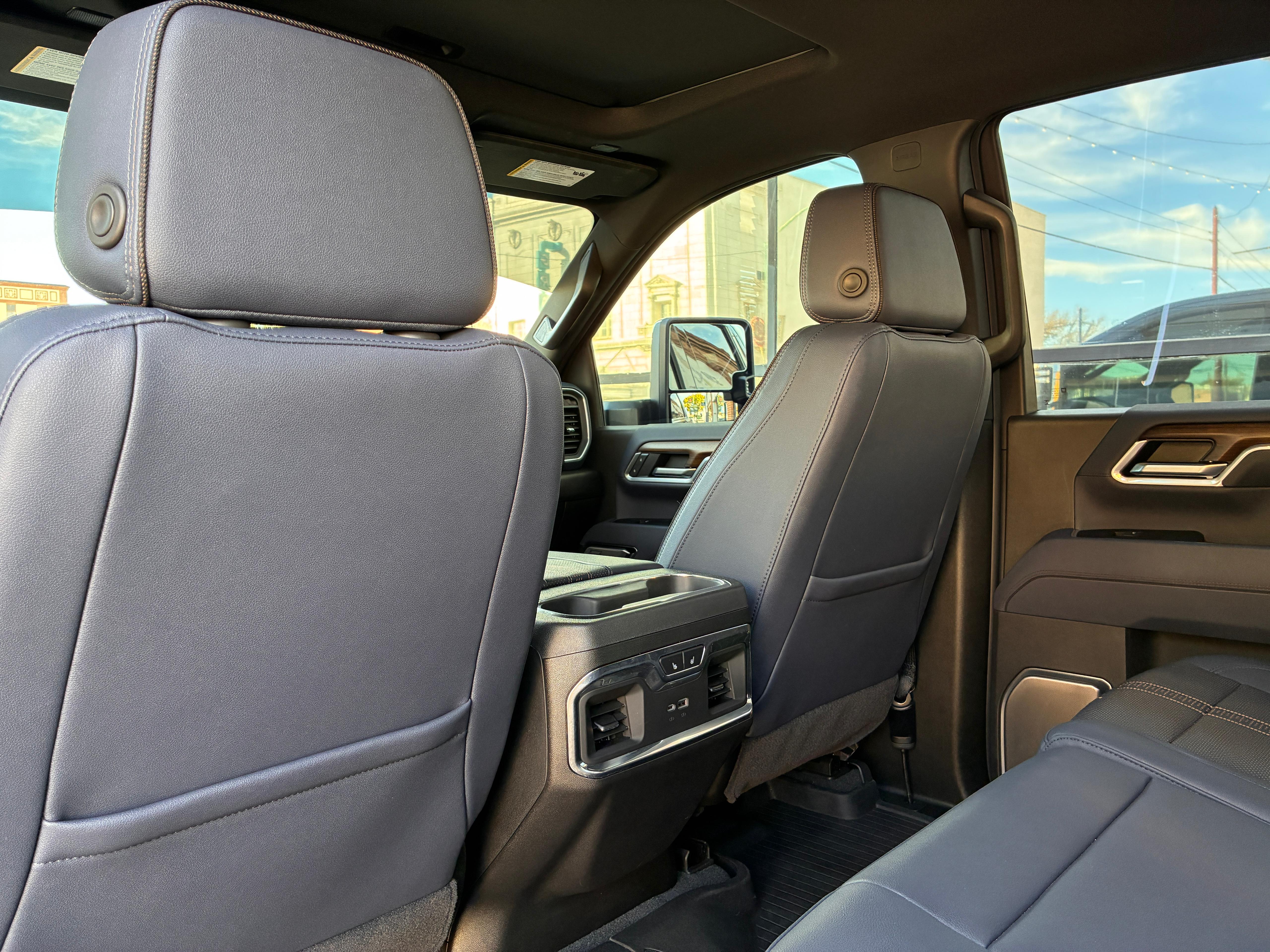 2025 Chevrolet Silverado 2500 HD High Country - Photo 35