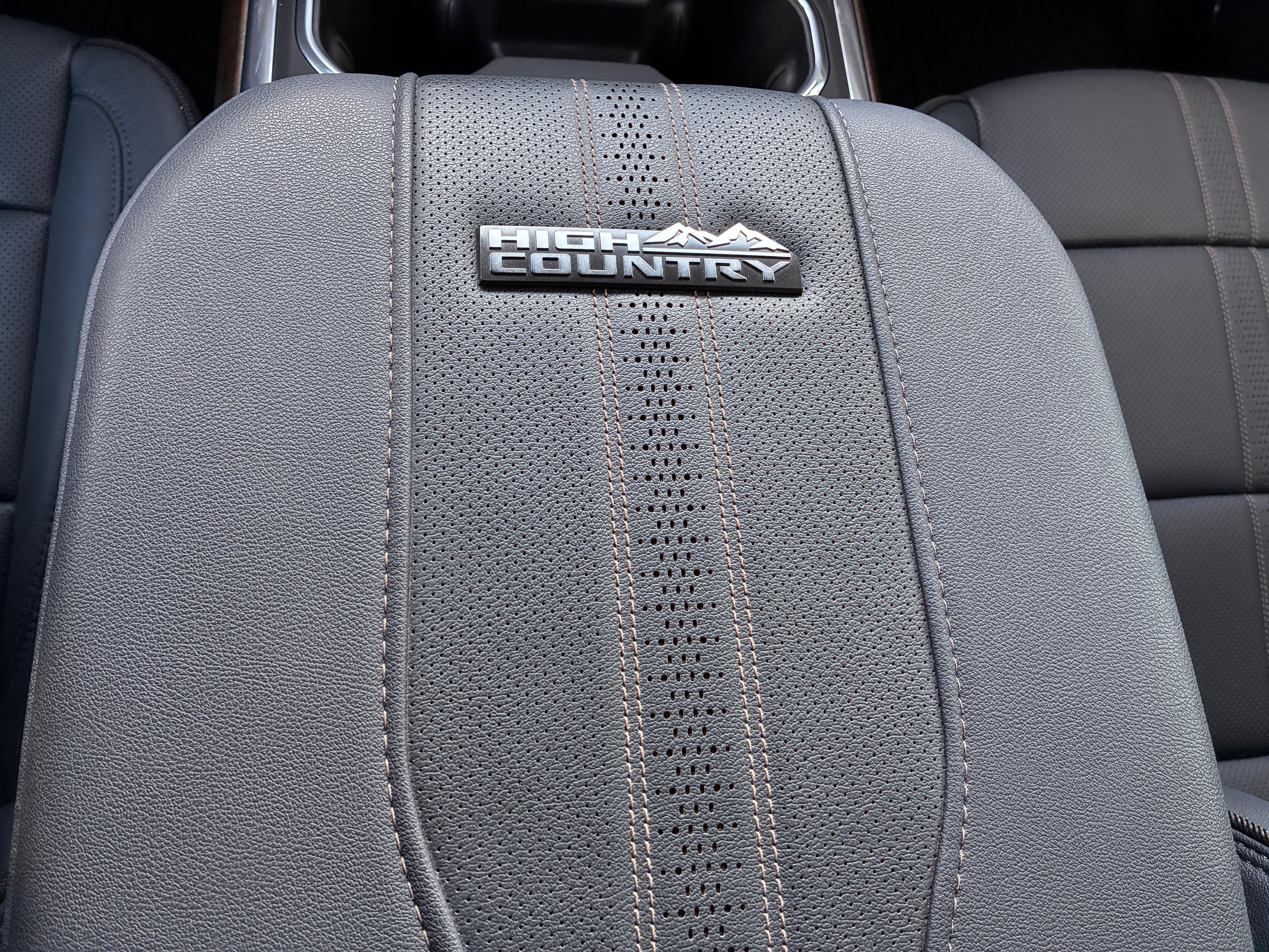 2025 Chevrolet Silverado 2500 HD High Country - Photo 29
