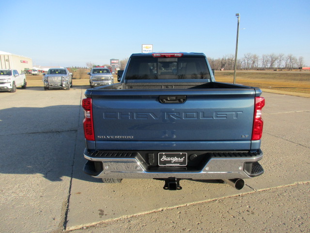 2026 Chevrolet Silverado 3500HD LT photo 4