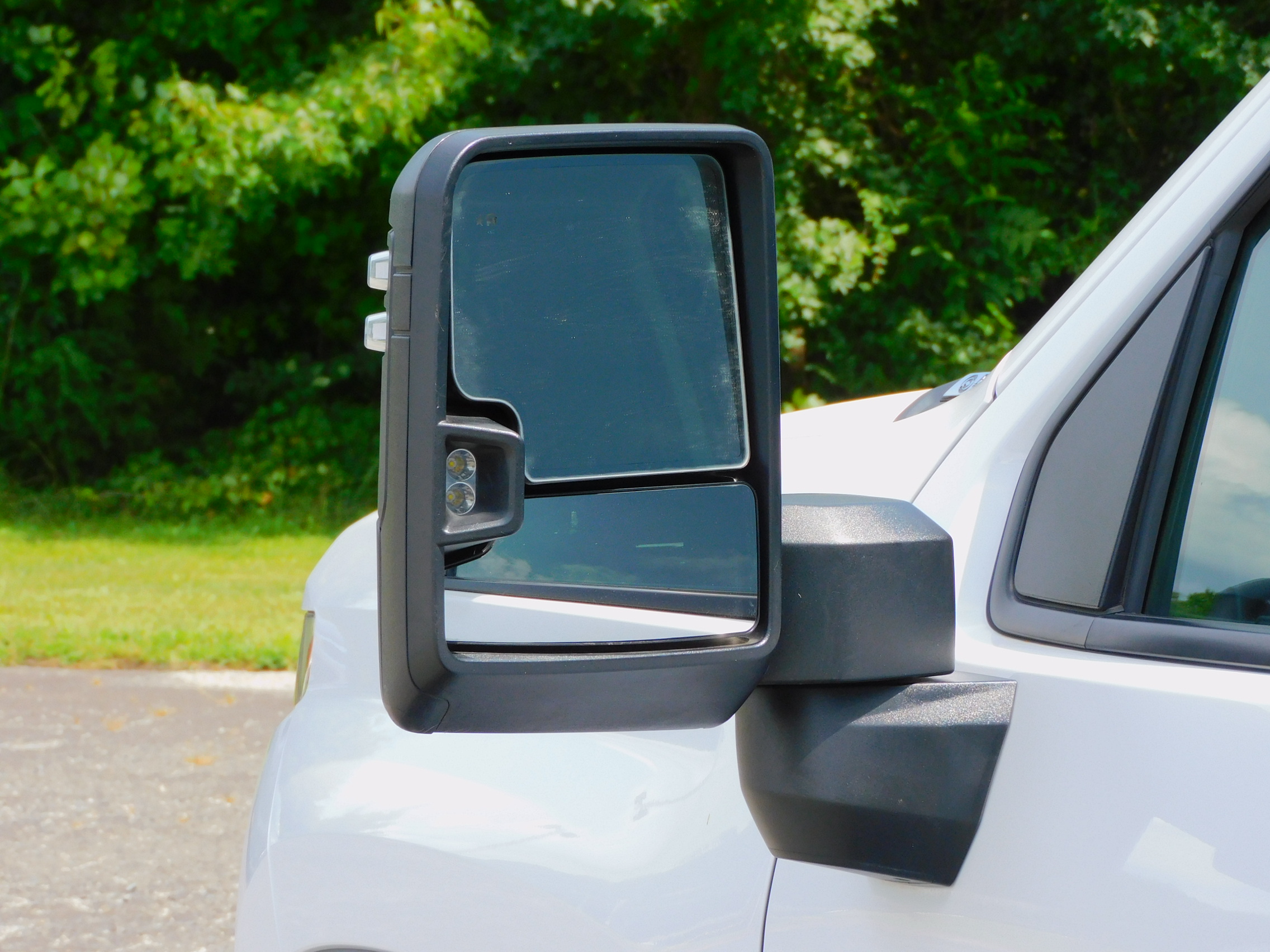 2024 Chevrolet Silverado 2500HD Custom photo 4