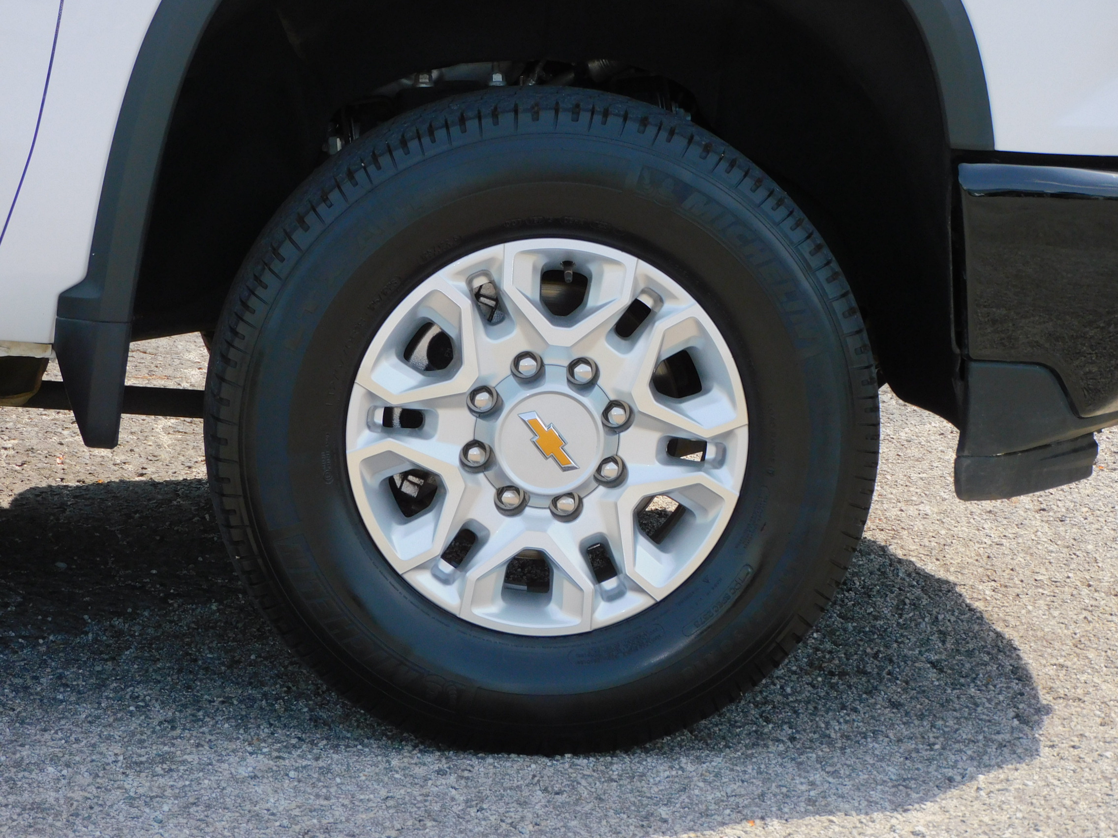 2024 Chevrolet Silverado 2500HD Custom photo 8
