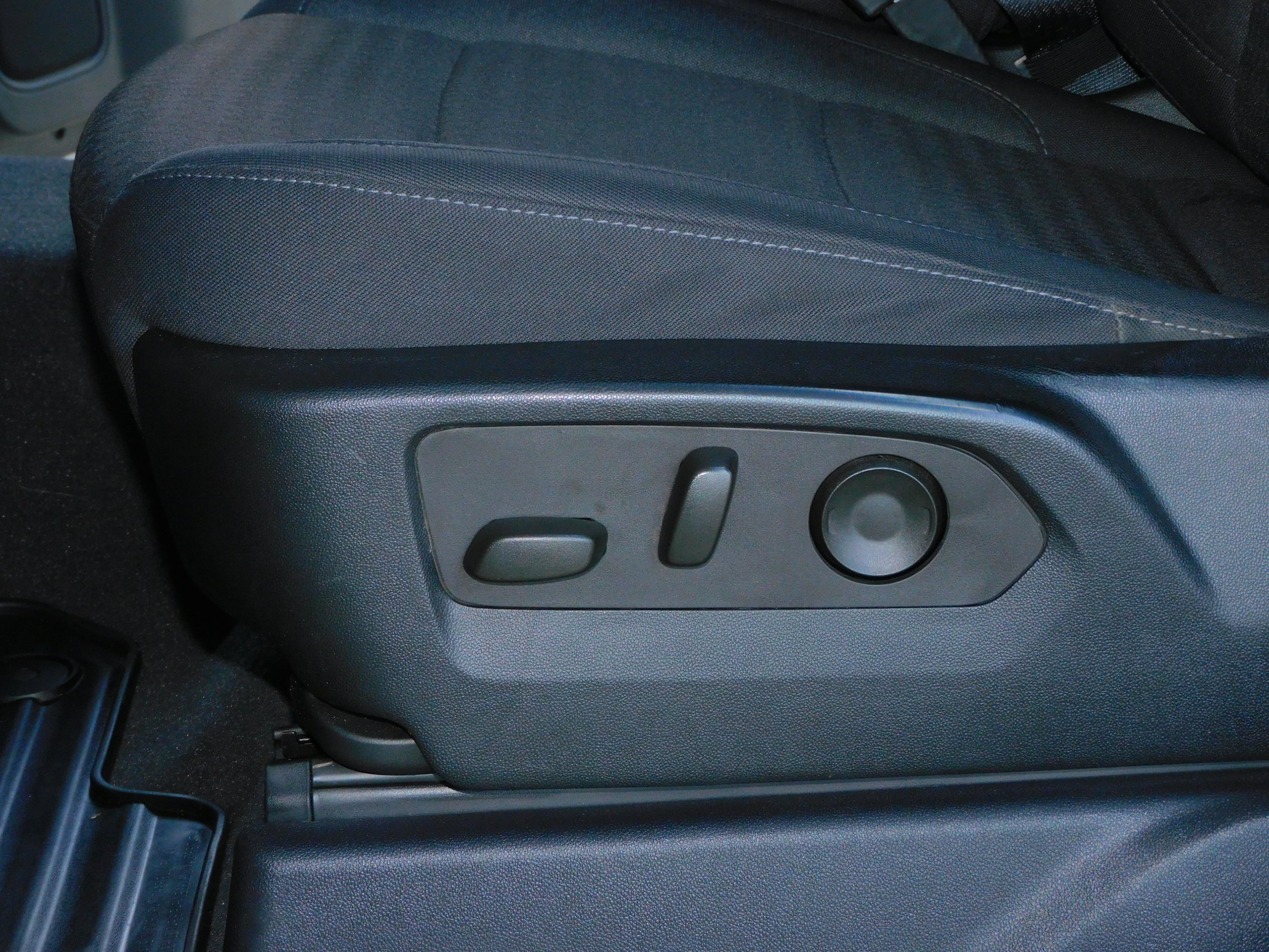 2024 Chevrolet Silverado 2500HD Custom photo 14