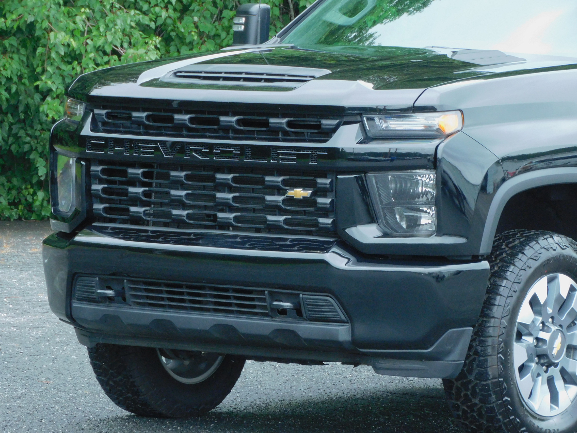 2023 Chevrolet Silverado 2500HD Custom photo 2